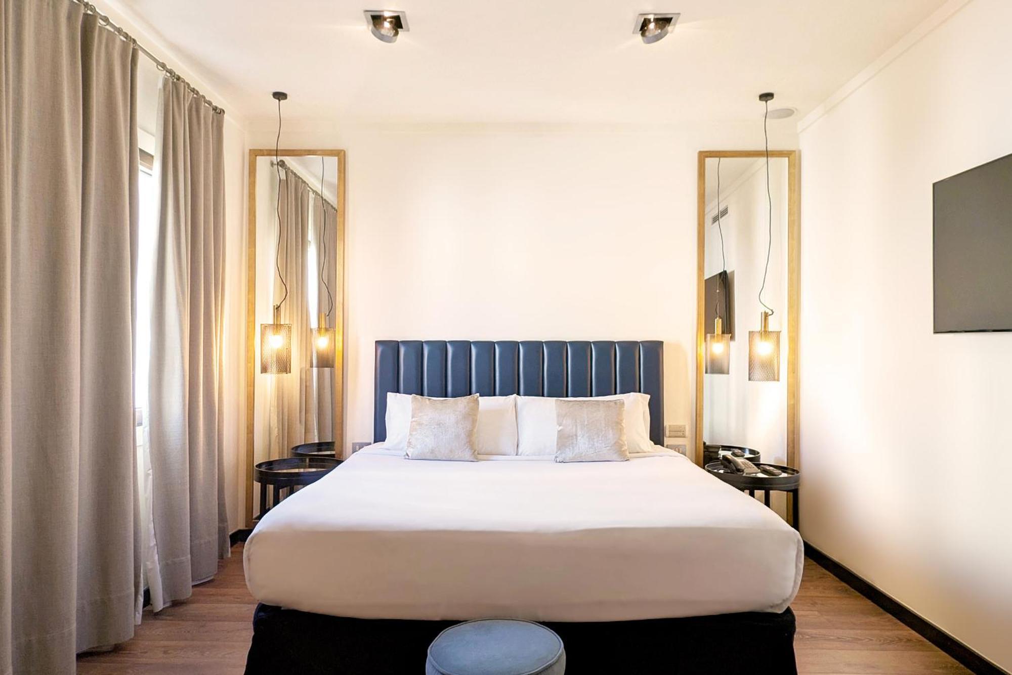 Отель La Franca Travellers Adults Only Барселона Экстерьер фото