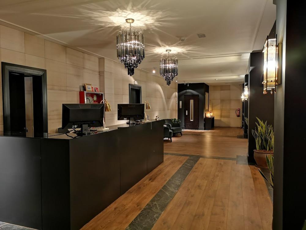 Отель La Franca Travellers Adults Only Барселона Экстерьер фото